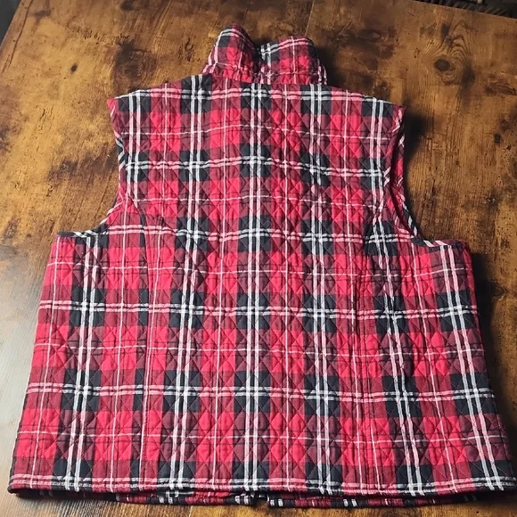 SOUTHERN LADY | Classic Red and Black Plaid Dark Academia Quilted Zip Vest | 2X - Picture 7 of 10